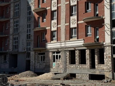  В Актау ищут решение по пяти проблемным жилым комплексам 