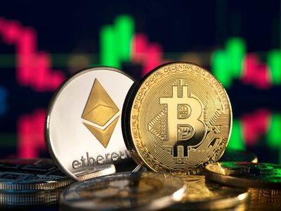 Биткоин упал до $75 700 после провала законопроекта о криптовалютах в США