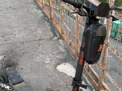 В Тернополе школьник скончался в машине скорой помощи после падения с электросамоката