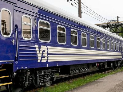 Поезд Львов — Николаев остановился из-за обстрела: пассажиров доставят автобусами
