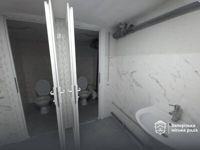 У Запоріжжі відремонтували два укриття — з вентиляцією, бойлером і вбиральнями
