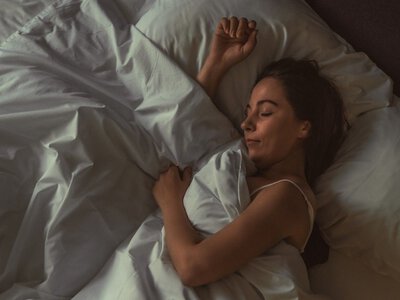 Не в 22:00: врачи объяснили, когда лучше ложиться спать