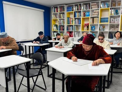В столичной библиотеке прошел творческий конкурс для людей с нарушением зрения