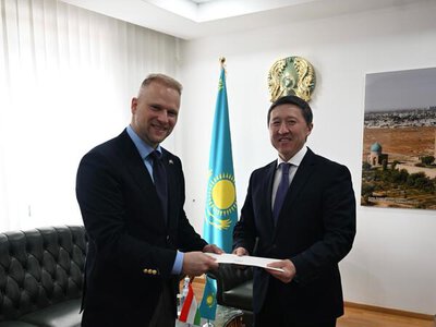 В МИД Казахстана приняты копии верительных грамот нового Посла Венгрии