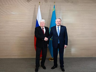 Глава МИД РК провел встречу с Послом России в Казахстане