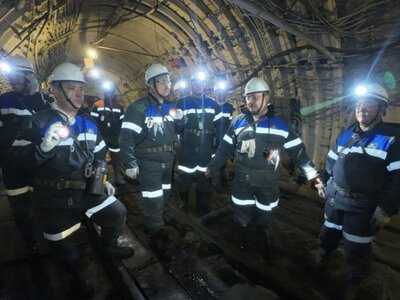  Глава МЧС спустился в шахту имени Костенко на глубину около 700 метров 