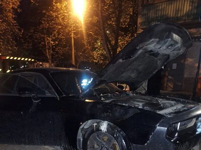 В Киеве мужчина поджег авто нового избранника бывшей и взял на «дело» 17-летнего сына (видео)