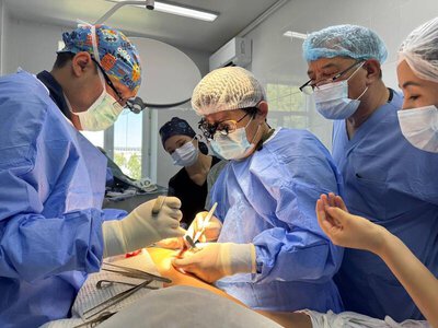 Современная хирургия рака молочной железы: специалисты ННОЦ проводят операции в Бишкеке