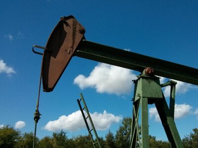 Цены на нефть снижаются третий день подряд на фоне ожиданий урегулирования вопроса с поставками из Саудовской Аравии