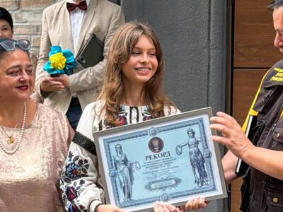 Французский DALF C2 и английский C1: 15-летняя киевская лицеистка установила национальный рекорд