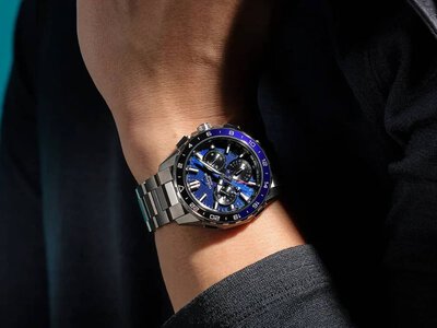 Casio представила Oceanus Cachalot с механическим навигатором часовых поясов