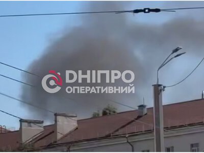 В Днепре недалеко от железнодорожного вокзала произошел пожар: кадры и подробности с места события