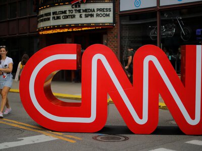 Трамп запретил CNN, MS NOW и Politico доступ в Белый дом