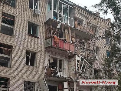 Враг атаковал Николаевскую область: повреждено админздание, дом, многоэтажку и автомобиль