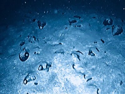 В Средиземном море на глубине 1,8 км обнаружили 3300-летний груз корабля