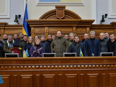 Верховная Рада почти на месяц прекратила пленарные заседания, депутаты вернутся 13 октября