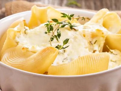Веганські макарони «з сиром»: як зробити густий вершковий соус без молочних продуктів