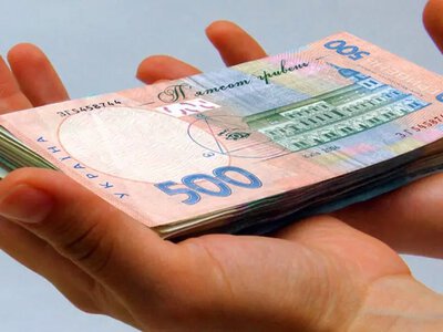 Перевод средств: какую сумму можно посылать родственникам без налогообложения