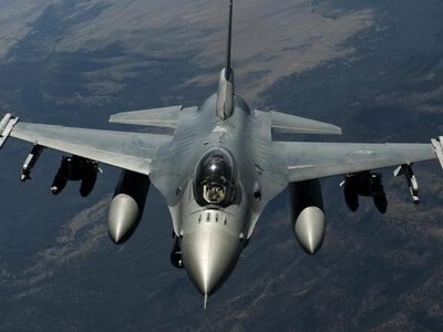 У США під час навчань розбився F-16, пілот встиг катапультуватися
