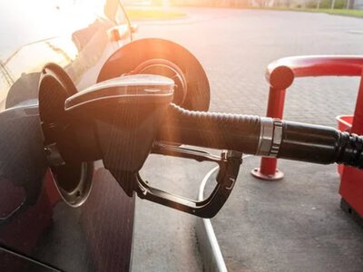 Дефицит горючего в Украине: эксперт оценил риски из-за российских атак