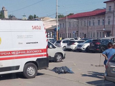 Неподвижно лежал на обочине: возле «Озерки» в Днепре нашли тело пенсионера