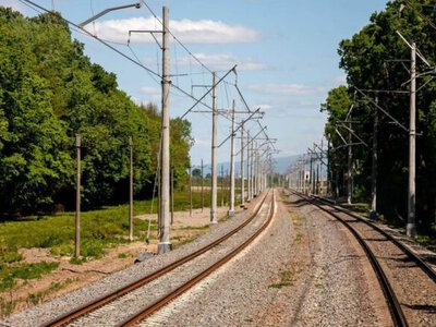 Укрзализныця завершила первый этап электрификации евроколеи в Венгрию