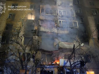 Атака на Запорожье: повреждены многоэтажки, торговый центр и корпус вуза, пострадали 5 человек