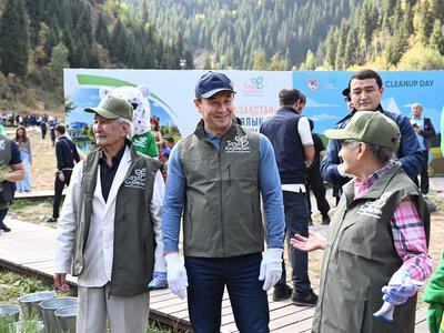 В День города и Всемирный день чистоты более 50 тыс. алматинцев вышли на общегородской субботник