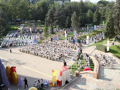 1000 юных художников Алматы установили рекорд Казахстана