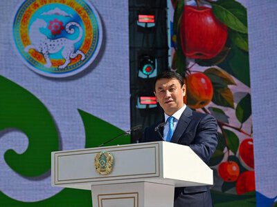 Дархан Сатыбалды поздравил алматинцев с Днем города