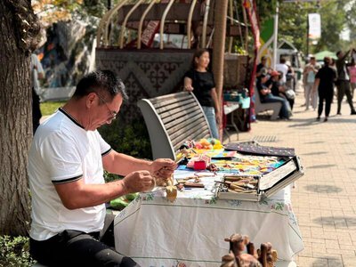 На основных площадках Алматы проходят выставки ко Дню города