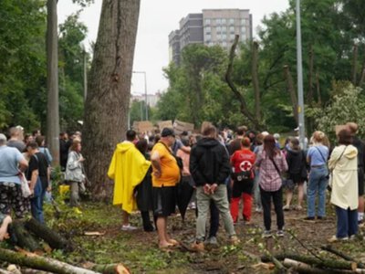 Киевляне оцепили строительную зону на Теремках: что происходит
