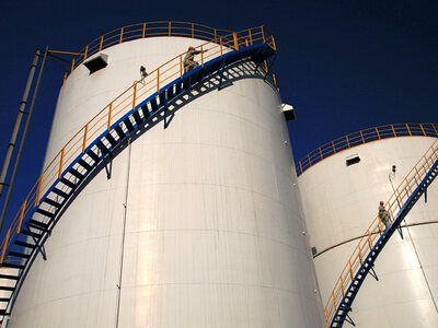  «Нафтогаз» и венгерская MOL создадут мощности для хранения топлива в Венгрии у границы с Украиной 