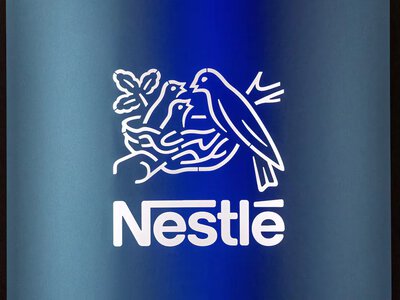 Активы Nestle передали под контроль Кремля, но компания уверяет — «продолжит работу» в РФ