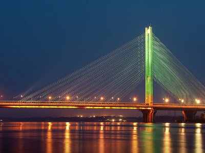 Движение по Южному мосту частично ограничат на трое суток: что известно
