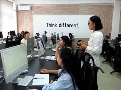 Преподаватели QyzPU повысили квалификацию в области технологий Apple
