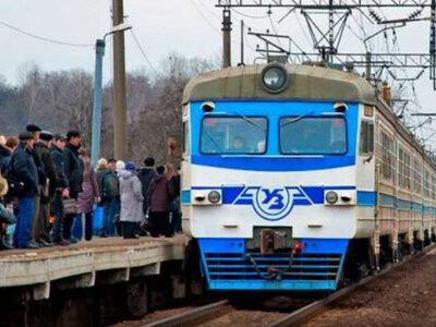Очереди и длительные ожидания: на территории электрички Киева замедлено движение