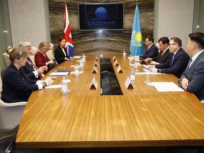 Арман Шаккалиев и Лорд Джон Алдердайс обсудили расширение торговли и развитие инвестиций