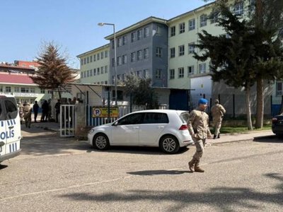  Стрельба у школы в Турции: пострадали 11 человек 