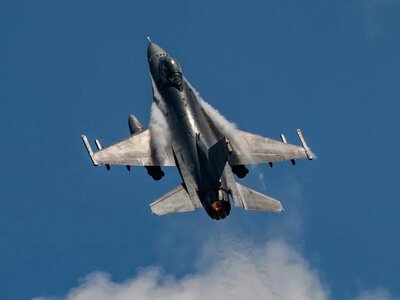 Вблизи базы США в Германии разбился истребитель F-16, есть пострадавший