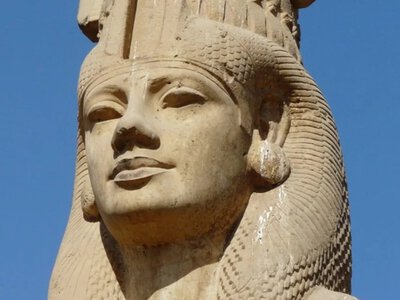 Первая женщина-фараон стала правительницей Египта на 1000 лет раньше, чем считалось: обнаружены доказательства