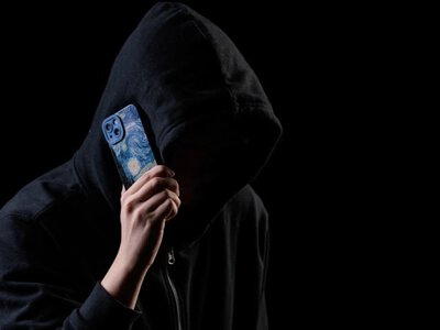  «Звонят из Нацбанка»: как казахстанцев уговаривают отдать сбережения 