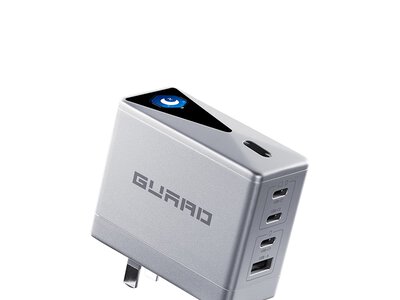 Colorfly G114: мощное 140W зарядное устройство с экраном