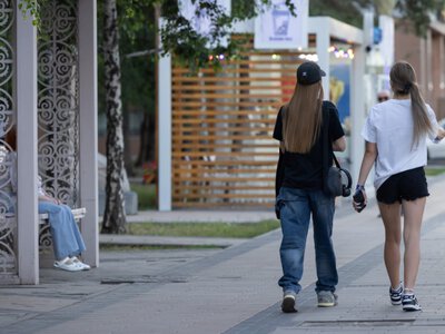  Депутат обеспокоен влиянием блогеров и коучей на молодежь Казахстана 