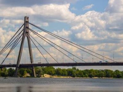 На Северном мосту на две недели ограничат движение пешеходов: где именно