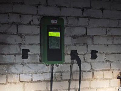 В Николаеве с зарядной станции для электромобилей украли два кабеля