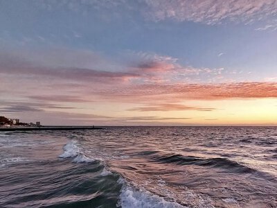 Море пока теплее воздуха: какая температура воды у Одессы 24 сентября