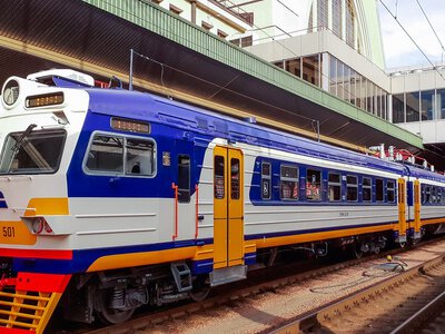 После ночной атаки РФ в Киеве приостановили движение Kyiv City Express и части наземного транспорта