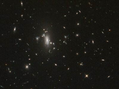Хаббл отметил 200 000 орбит, охотясь за неуловимым сигналом Вселенной