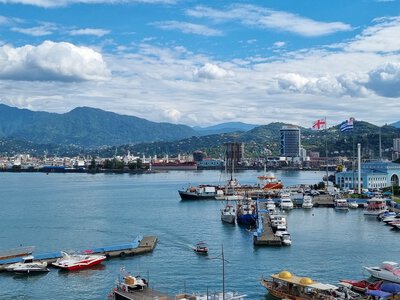 В августе иностранцы обошли грузин в покупках квартир в Батуми — Colliers